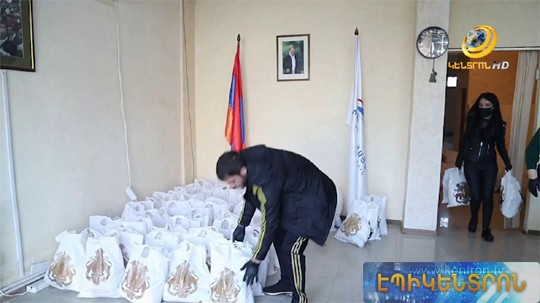 Սննդամթերք Էջմիածնի և հարակից համայնքների անապահով ընտանիքներին &laquo;Գ.Ծառուկյան&raquo; հիմնադրամից